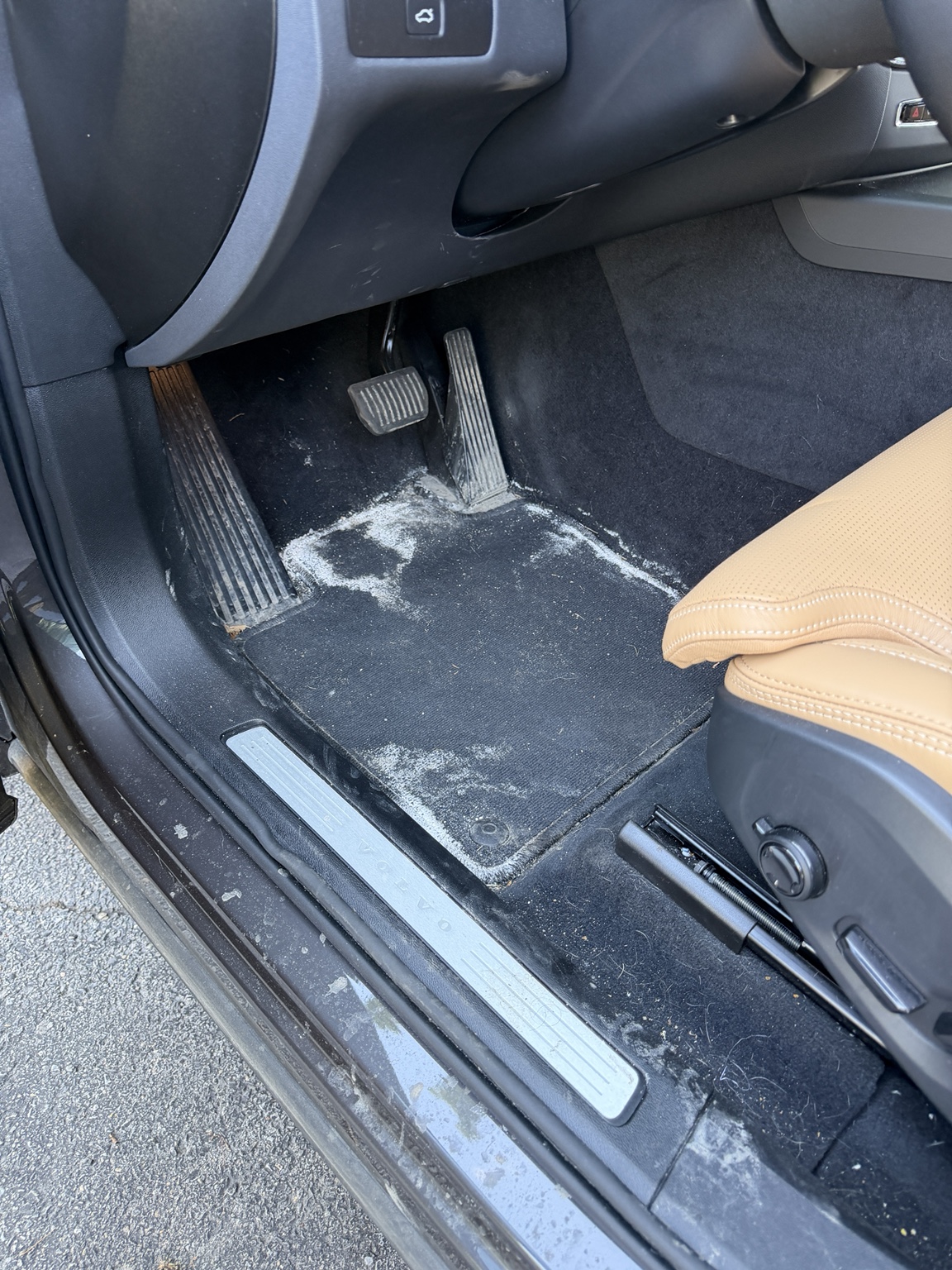 Volvo XC60 — Avant 1
